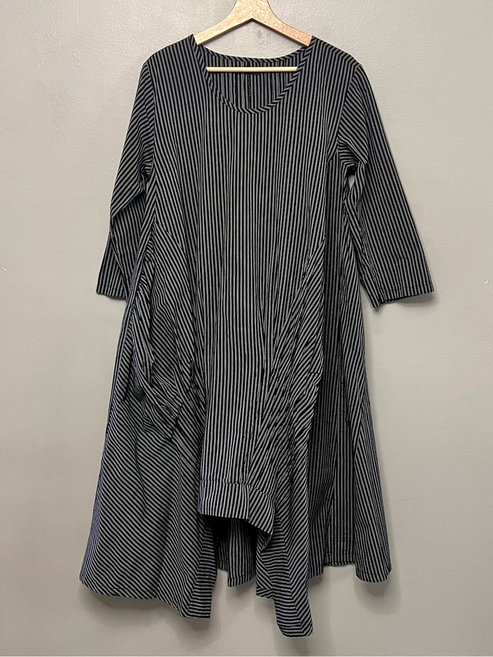 Tulip Clothing Lexi Dress Black/White Seersucker Striped Lagenlook Resort Wear